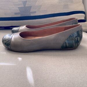 SoftWalk sonoma cap toe green camouflage leather flats 11W NWT